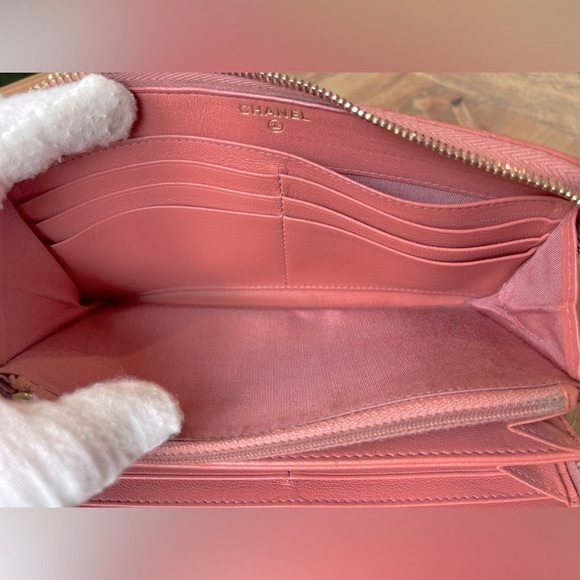 Authentic Chanel 19 Pink matelasse Lambskin Wallet - Picture 6 of 14